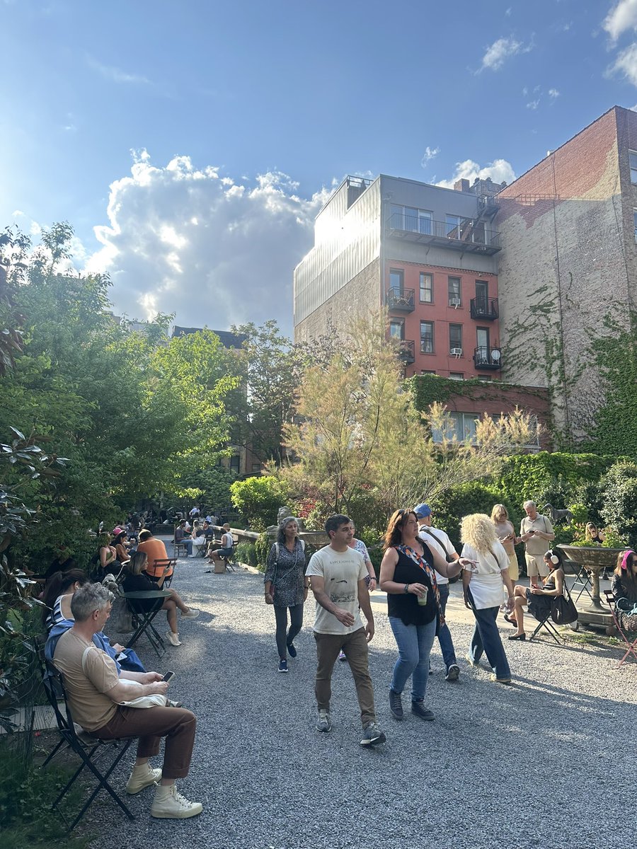 Elizabeth Street Garden over the weekend.  <a href="/ElizabethStGrdn/">Elizabeth Street Garden</a>