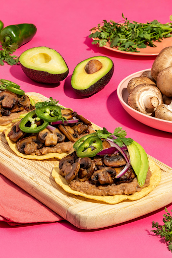 📸 Tag us when you try this mouthwatering Chipotle Mushroom Tostada with Refried Beans that’s easy and delicious way to get more mushrooms on the plate this summer ☀️🤩 bit.ly/4dhp0NH #MushroomRecipes #KidsEatMushrooms2 #ChildNutrition