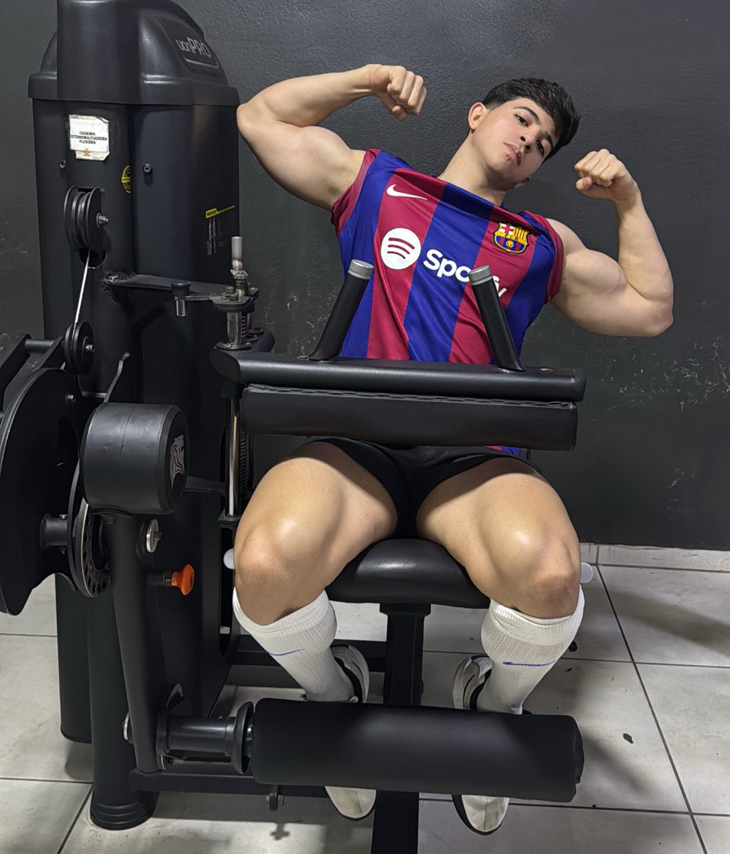 mindfuckstories's tweet photo. - Hi! Do you mind if-
_ Shut up loser. Don't you see I'm busy working out?
-🔫
_FUCK! Is that the #DroneRay?! Sorry man, I-
*pew*
- Flex for me, drone.
_ Yes, sir.
- Now come home with me. I'm gonna teach you some manners.

_ Y-YES SIR! T-THANK YOU FOR L-LETTING ME SERVE YOU SIR! https://t.co/JWn5T7PHZJ