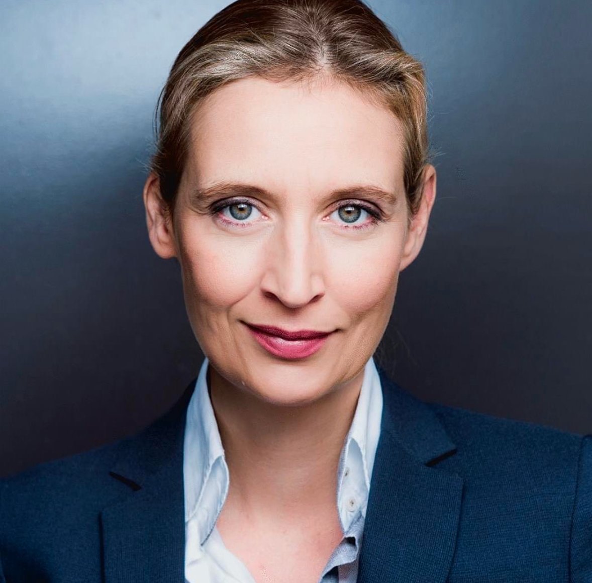 Wenn die letzten Tage eines gezeigt haben, dann das: Wir brauchen Alice Weidel. Eine Kanzlerin, die zuhört, handelt und weiß, was sie tut. Kompetent. Menschlich. Führungsstark. 🇩🇪

#NurNochAfD