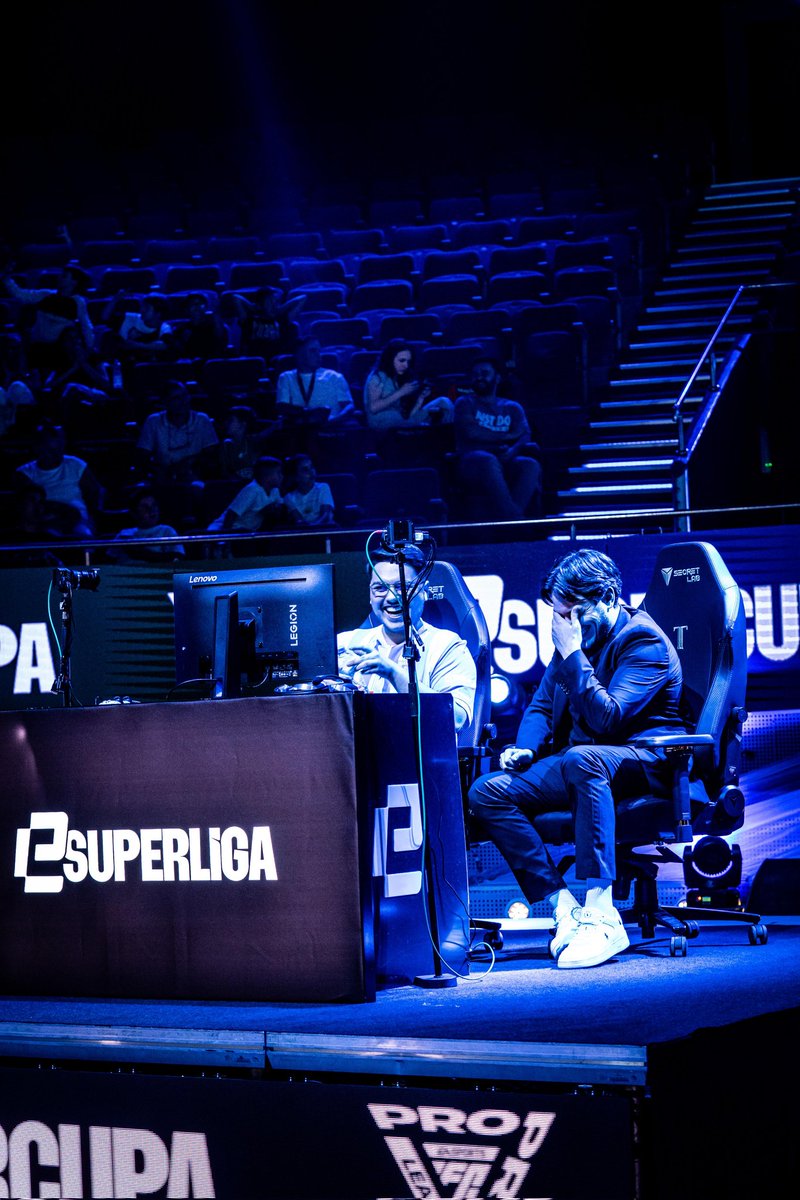 AndresCYTorres7's tweet image. 33/33 chemistry 🟢
@hyperspiritro @RvPuiu
📸 eSuperLiga 🇷🇴