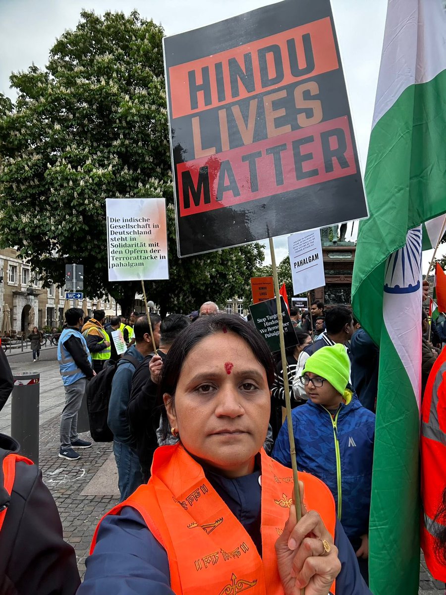 AdityaRajKaul's tweet image. Indian Community in Stuttgart, Germany Holds Peaceful Solidarity March for Victims of Pahalgam Terror Attack
On Sunday, May 4, 2025, the Indian diaspora in Stuttgart, under the banner of Bharatiya Parivar BW, organized a peaceful Solidarity March at Schlossplatz to pay tribute…
