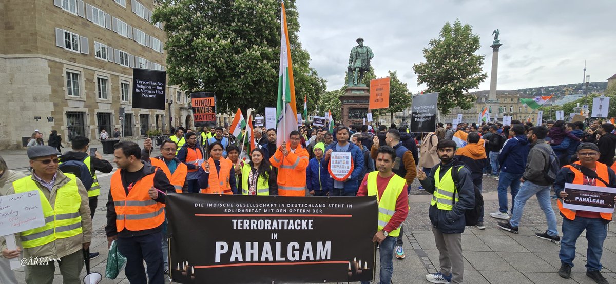 AdityaRajKaul's tweet image. Indian Community in Stuttgart, Germany Holds Peaceful Solidarity March for Victims of Pahalgam Terror Attack
On Sunday, May 4, 2025, the Indian diaspora in Stuttgart, under the banner of Bharatiya Parivar BW, organized a peaceful Solidarity March at Schlossplatz to pay tribute…