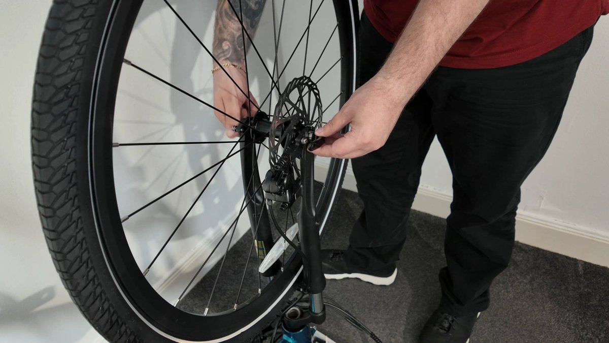 VDSRidesNRamble's tweet photo. Now that its built, its time to review 
#EBike
#ElectricBike
#BikeLife
#EBikeBuild
#BikeMods
#TwoWheels
#Fiido
#FiidoC11Pro
#FiidoBike
#FiidoMods
#BikeBuild
#DIYBike
#TechBuild
#GarageBuild
#CustomBike
#EVLife
#GreenRide
#RideElectric 
#FutureOfTransport 
#CityCommuter https://t.co/Rc0snRUHh3