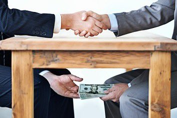 ajv1776's tweet photo. What if there is corruption beyond our wildest imagination in our government. Could that regular movement of money provide an underground economy that really doesn’t benefit the masses at large but shows up in all the economic indicators? @realDonaldTrump @federalreserve #economy https://t.co/Wjid1uTwGZ