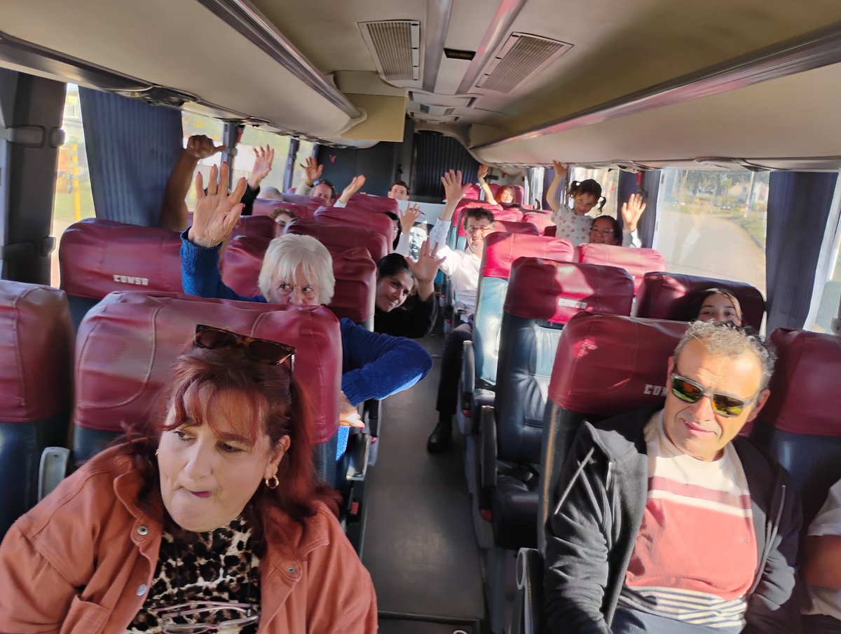 El sur dice presente como siempre con 2 ómnibus y muchos vehículos 
A la fiesta de <a href="/PajaroEnciso/">Carlos Enciso Christiansen</a> en Florida 
Rumbo al 11 de mayo con todo