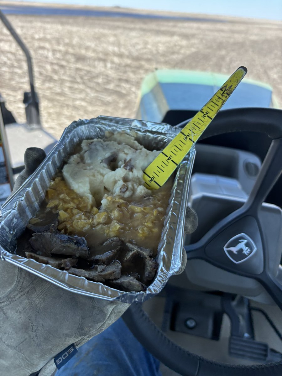 Forgot to pack a fork today so the seed digger is the weapon of choice today for roast beef, mashed potatoes/gravy  and cream corn. Lol