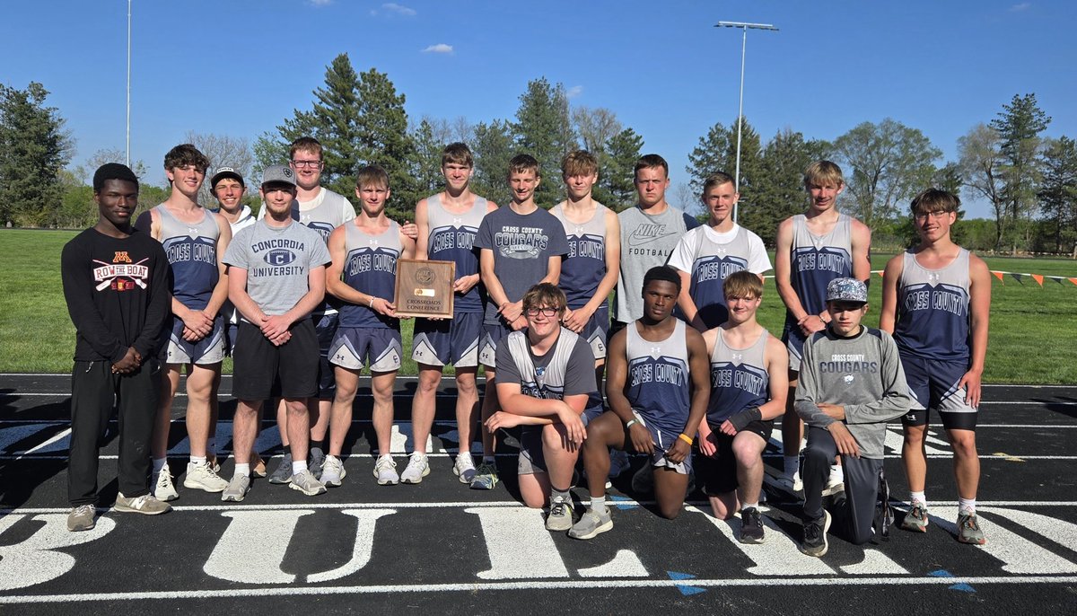 CCCJackman's tweet photo. 🥉The boys team came away with the bronze at CRC yesterday. 🥉
The girls got 4th &amp; were just 3pts shy of 3rd.
What both crews accomplished on a week of little sleep &amp; lots of activities was pretty astounding. They set 20 PRs in 1 day! @CrossCounty1 https://t.co/4DuIvLG7Ec