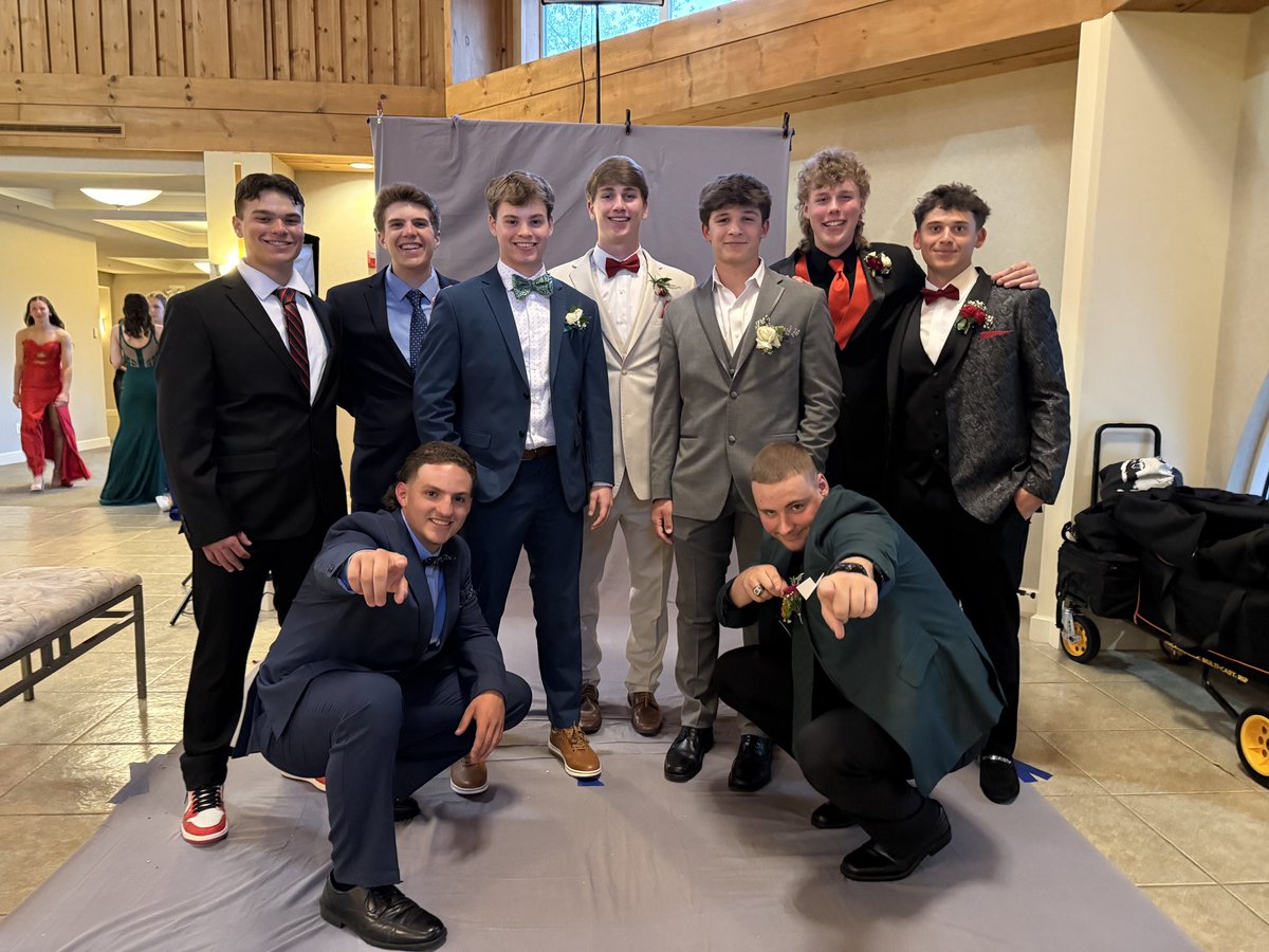 The fellas cleaned up nice for Prom last night!
