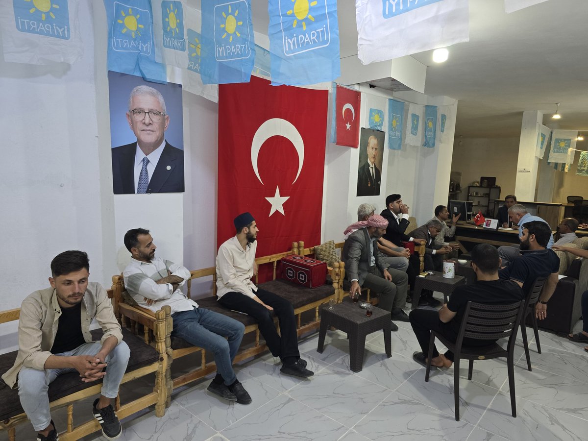 11 mayıs pazar günü yapılacak olan büyük buluşma öncesi eyyübiye ilçe binamızda eyyübiyeli vandaşlarımız ile durum değerlendirmesi yaptık.
<a href="/AliErogllu/">Ali £roğlu</a> <a href="/aefakibaba/">Dr. Ahmet Eşref FAKIBABA</a> <a href="/iyiparti/">İYİ Parti</a> <a href="/MDervisogluTR/">Müsavat Dervişoğlu</a> <a href="/HasanToktasTR/">Hasan Toktaş</a>