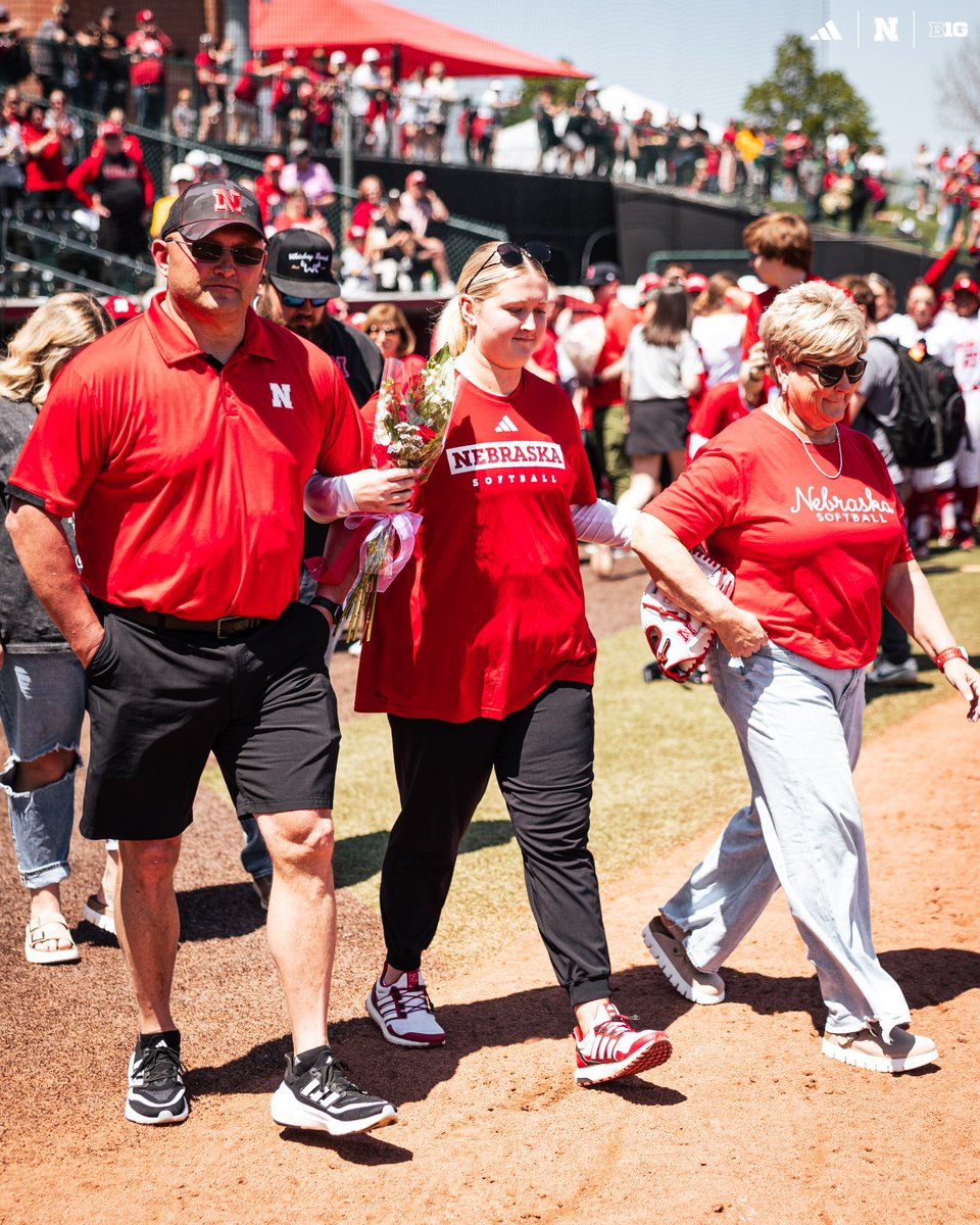 Also wishing a happy senior day to our beloved student manager, Hailey Brenn!

Your hard work does not go unnoticed, thank you for all you've done for the Red Team. ❤️