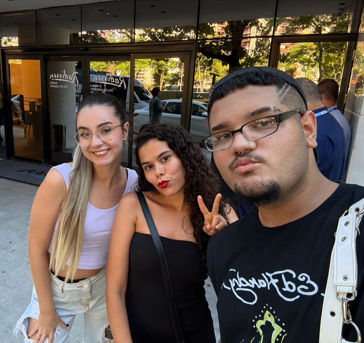 amigas, aconteceu. conheci o <a href="/vittargaga/">pk ☭</a> e a <a href="/lovepv_/">gezinha</a> 🥹🥹