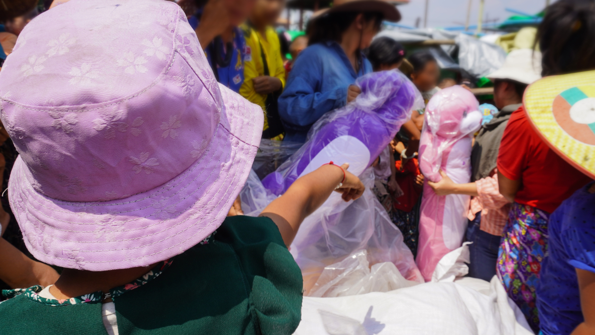 DEC (@decappeal) on Twitter photo Children in Myanmar have experienced huge loss as a result of the earthquake. Now, they need a sense for comfort and normality. Here, DEC member charity <a href="/savechildrenuk/">Save the Children UK</a> is working alongside a trusted partner to deliver soft toys to children alongside other aid including Children in Myanmar have experienced huge loss as a result of the earthquake. Now, they need a sense for comfort and normality. Here, DEC member charity <a href="/savechildrenuk/">Save the Children UK</a> is working alongside a trusted partner to deliver soft toys to children alongside other aid including
