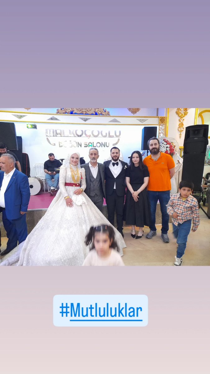 Yeğenlerim Türkan ile Sait'in düğününe oğlum Erdi ve kızım Eylül ile birlikte katılım sağladık.
Genç çifte onurlu ve özgür bir yaşamda sağlık ve mutluluk dilerim.