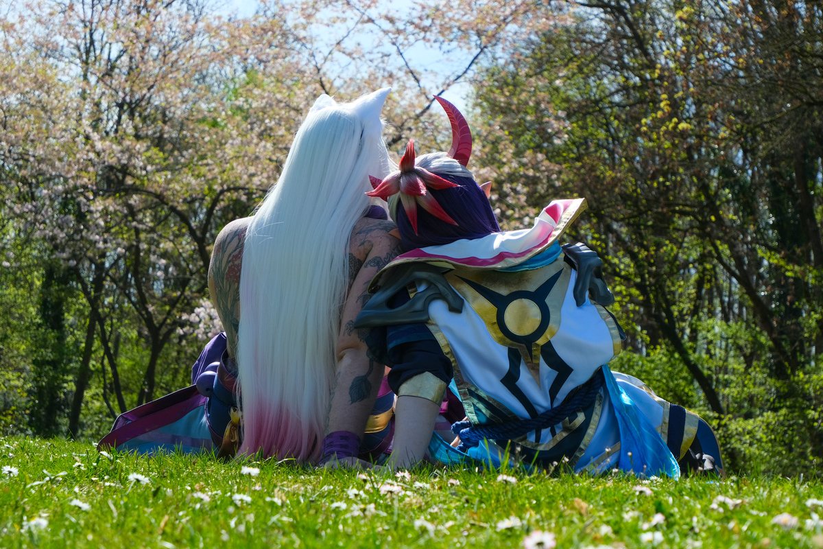 SolirahT's tweet photo. some more Settphel content with my beautiful Sett @Cosplay_Fliege 

#settphel #Settphel #settaphelios #LeagueOfLegends #leagueoflegendscosplay #cosplay #spiritblossom #spiritblossomsettphel #sett #aphelios https://t.co/hRu87PUUhl