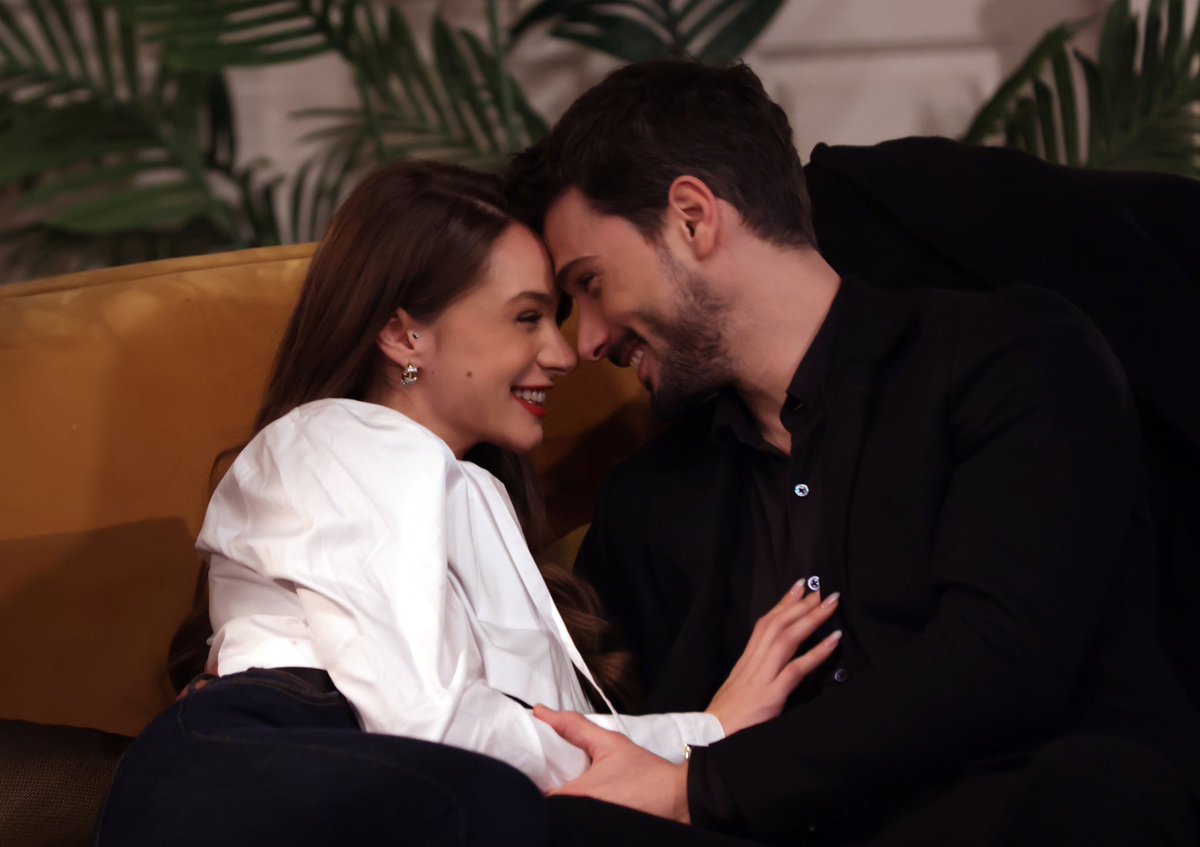 Me quedo con bueno que me han dado este tiempo, he disfrutado he llorado y he reído. 
No imagino ninguna Zeynep y Halil que vosotros.
Gracias por todo este tiempo #MirayDaner y #DenizCanAktaş ojalá la vida os vuelva a juntar

Hasta siempre #HalZey ❤️ 
Hasta siempre mis bonitos