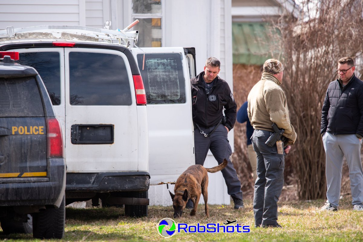 RobShots tweet media