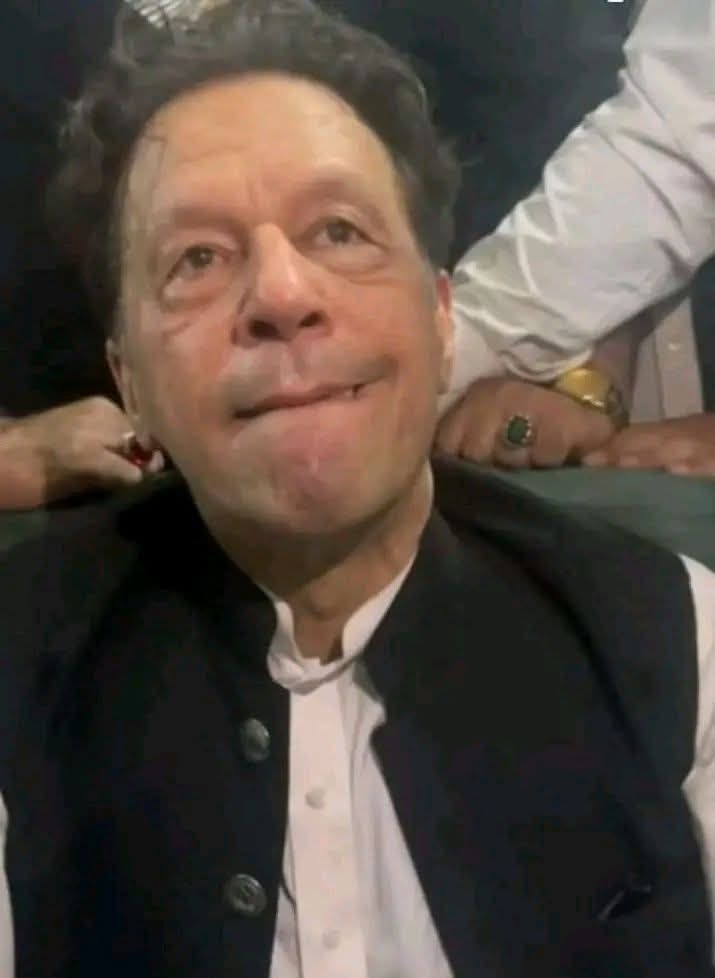 اب اگر عمران نیازی جیل سے رہا ھو بھی جاۓ  کوئی بھی یوتھیا یہ نہیں کہ سکتا کہ عمران نیازی با عزت بری ھو گیا ھے
انڈین میڈیا کے مطابق عمران نیازی کے ساتھ جیل میں قیدیوں کی طرف سے جنسی زیادتی کی خبر بریک ھوئی ھے