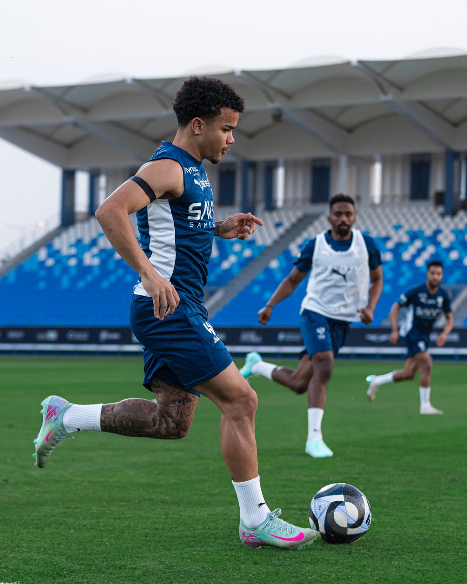 عمـل متواصـل 💙⚽️