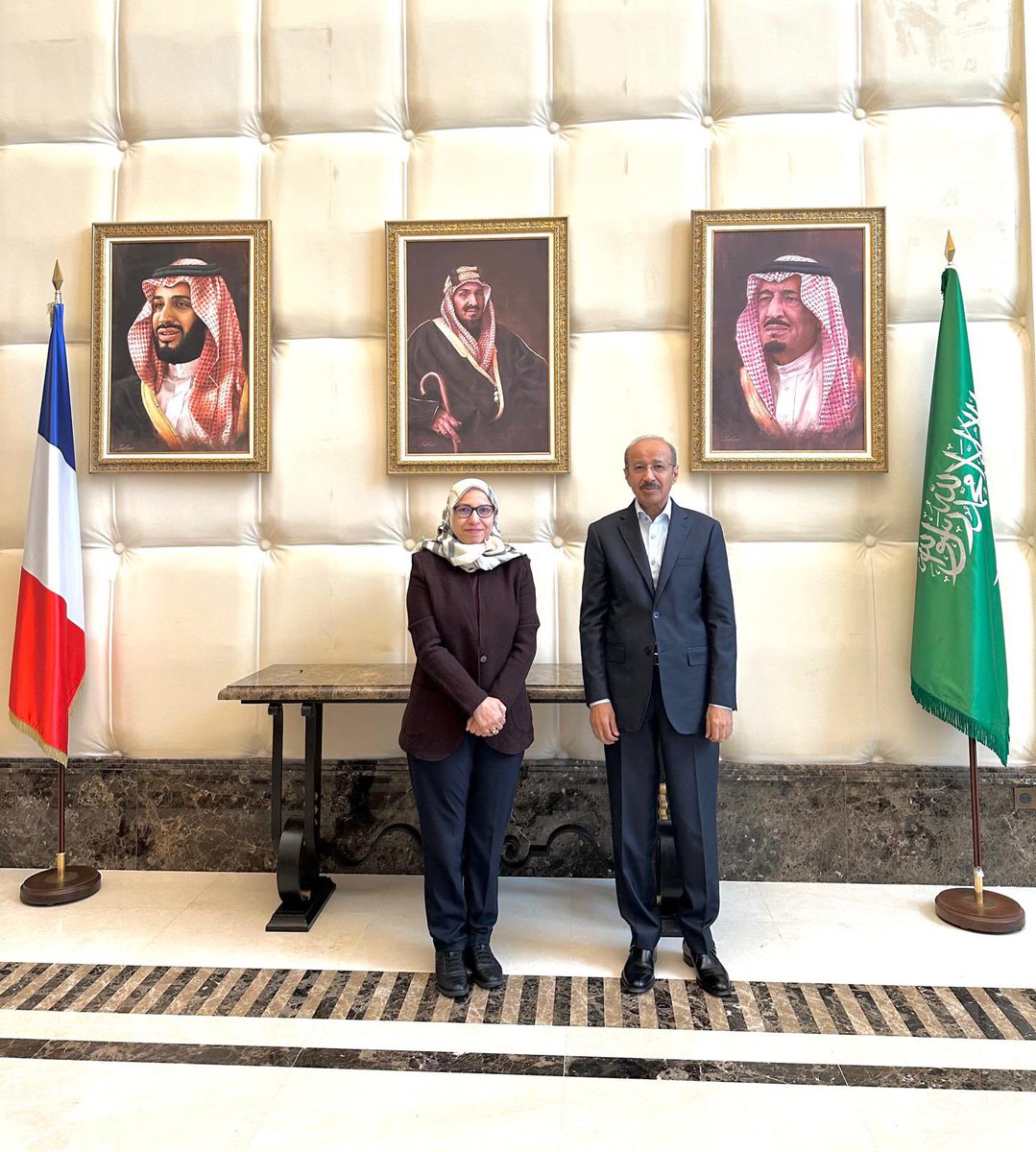 Arabie Saoudite en France (@ksaembassyfra) on Twitter photo استقبل سعادة السفير فهد الرويلي <a href="/Fahadalrwaily/">فهد بن معيوف الرويلي Fahad Alruwaily</a> استشارية جراحة القولون بمستشفى الملك فيصل التخصصي ومركز الابحاث رئيسة لجنة تحكيم أبحاث السرطان فى الوكالة الدولية لأبحاث السرطان البروفيسورة د. سمر الحمود <a href="/AlhomoudSamar/">د سمر الحمود Samar Alhomoud</a> والتي تشارك حالياً بالاجتماعات السنوية لمجلس الوكالة
<a href="/IARCWHO/">IARC</a> استقبل سعادة السفير فهد الرويلي <a href="/Fahadalrwaily/">فهد بن معيوف الرويلي Fahad Alruwaily</a> استشارية جراحة القولون بمستشفى الملك فيصل التخصصي ومركز الابحاث رئيسة لجنة تحكيم أبحاث السرطان فى الوكالة الدولية لأبحاث السرطان البروفيسورة د. سمر الحمود <a href="/AlhomoudSamar/">د سمر الحمود Samar Alhomoud</a> والتي تشارك حالياً بالاجتماعات السنوية لمجلس الوكالة
<a href="/IARCWHO/">IARC</a>