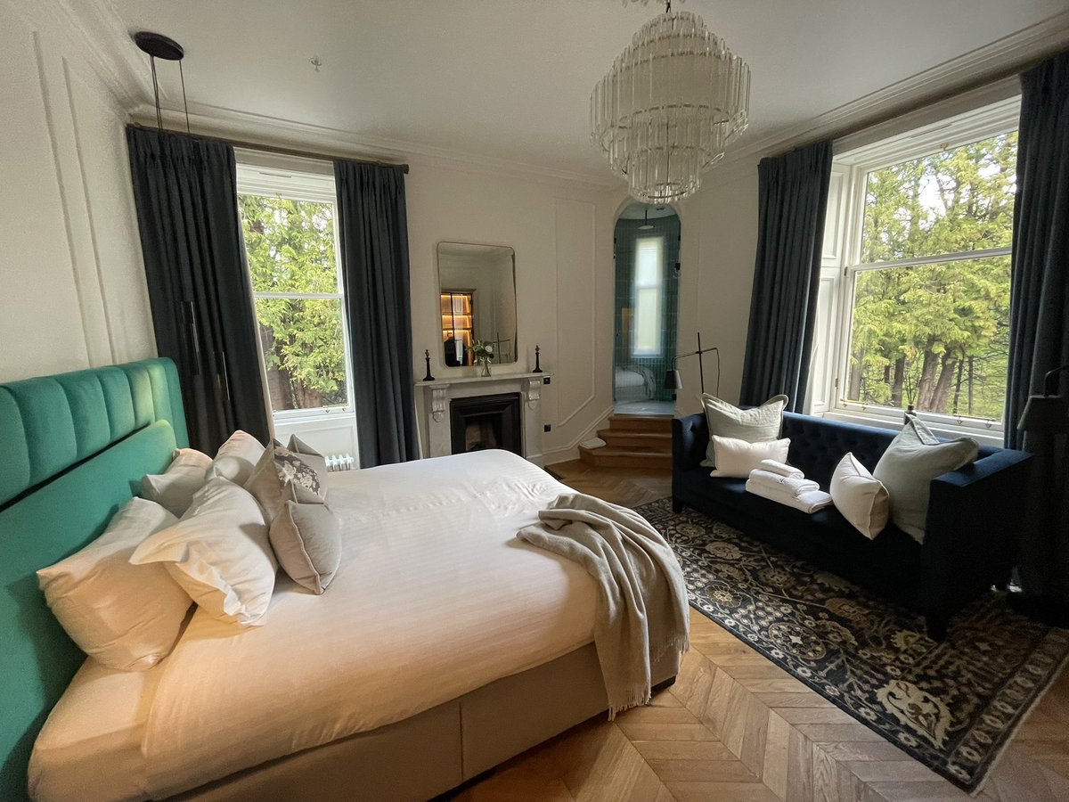TheWhiskyGuru's tweet photo. Next a trip to Keith @spirit_speyside for the Linn House Supper Series @chivasregal. The Glenlivet room has a shower in the turret and a freestanding copper bath #ScottishHospitality #Dram25 #luxury https://t.co/vVlyysmVtX