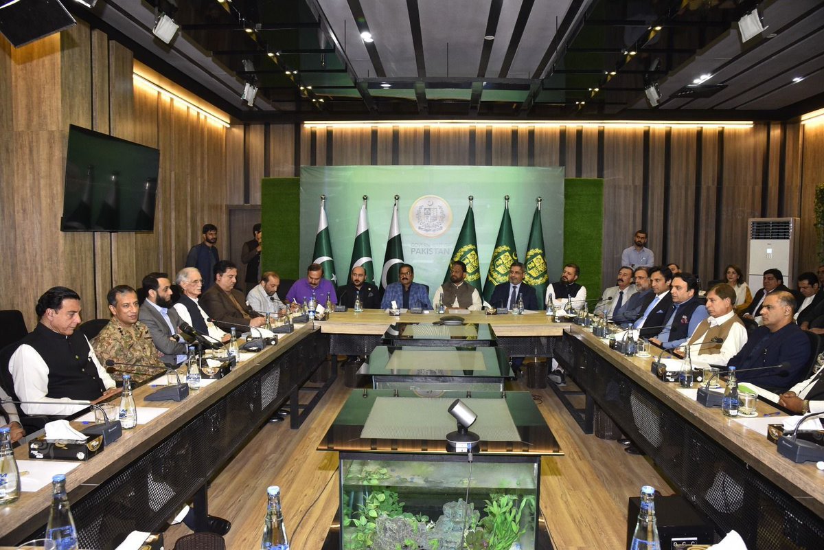 ان میں سے ایک بھی الیکشن نہی جیتا ہوا اور ساتھ قومی سلامتی کے دانت بھی نکل رہے ہیں کہ جے اسی لوڑے لگا آں تے تسی وی گھوسے ویچ لتھ گئے او