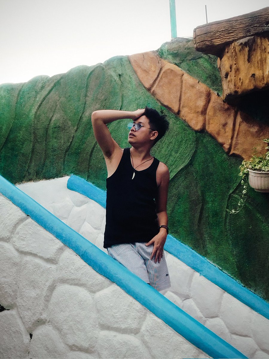 SingingEncoder's tweet image. Black sando ? kinda hot 🔥🔥