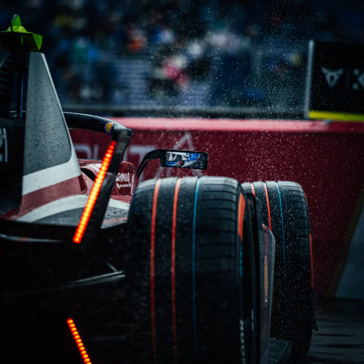 Petroslav tweet media