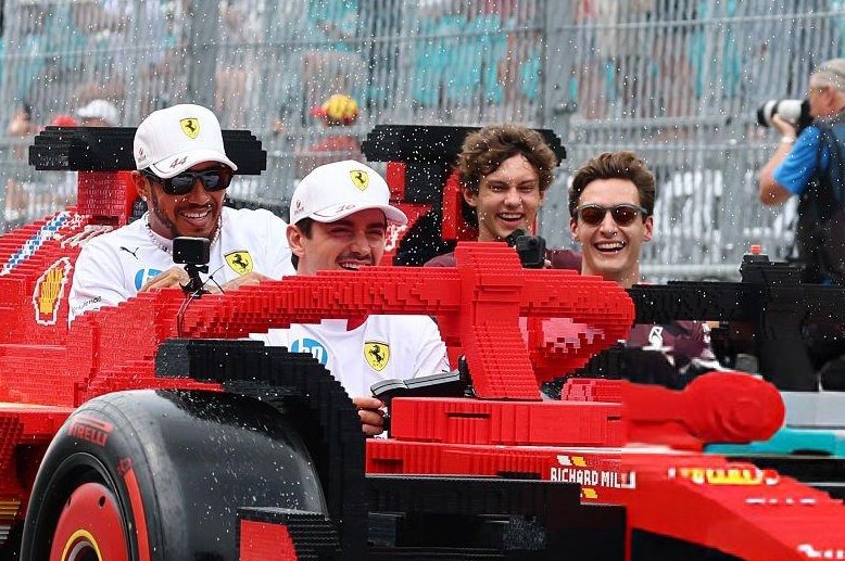 I LOVE THIS PHOTO SO MUCH