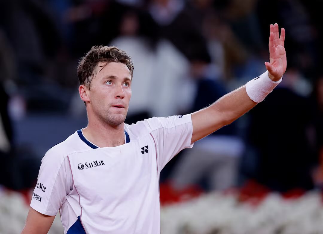 josemorgado's tweet photo. BIGGEST TITLE OF HIS CAREER! 

Casper Ruud defeats Jack Draper 7-5, 3-6, 6-4 to win the Madrid ATP Masters 1000.

His first Masters 1000 title just after leaving the top 10 (he will return). 

Amazing moment. https://t.co/K6NiOkatmb