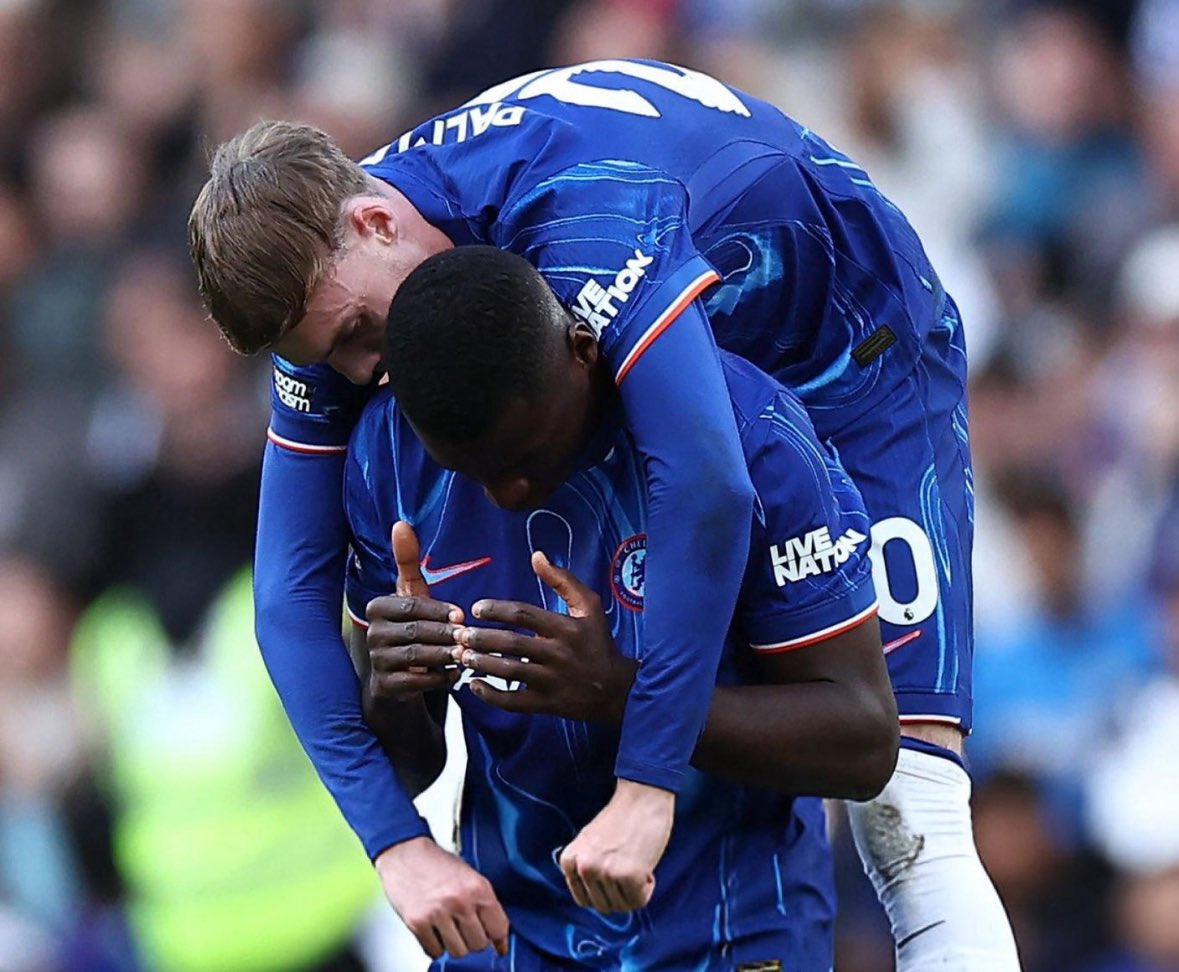 💙🇪🇨 Cole Palmer: “Caicedo has been our best player this season”.

“When you have got him in front of you, it's a dream. He wins the ball back all the time, he's humble, nice to everyone and everyone loves him”.