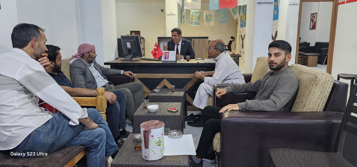 yi parti Eyyübiye ilçe binamızda 11 Mayıs Pazar günü büyük buluşma öncesi eyyübiyeli vatandaşlarımızla bir araya geldik.
<a href="/AliErogllu/">Ali £roğlu</a> <a href="/aefakibaba/">Dr. Ahmet Eşref FAKIBABA</a> <a href="/MDervisogluTR/">Müsavat Dervişoğlu</a> <a href="/HasanToktasTR/">Hasan Toktaş</a> <a href="/iyiparti_urfa/">İYİ PARTİ Ş.URFA İL BAŞKANLIĞI,</a>