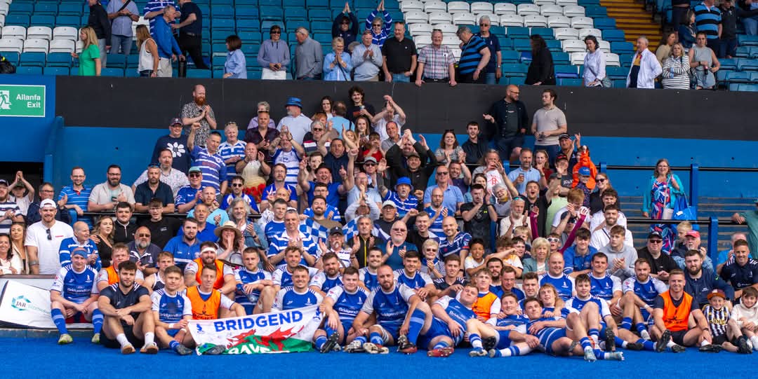 We are all Bridgend.

📸 El Dee Photos

💙