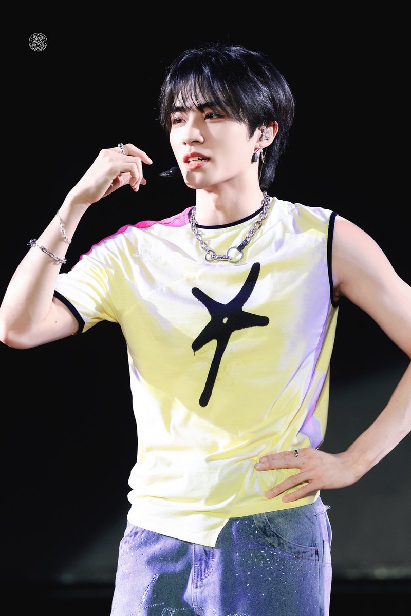 Jsababy's tweet image. 250502
Strawberry Music Festival

#威神V #WayV 
#肖俊  #XIAOJUN  #샤오쥔 #シャオジュン
#StrawberryMusicFestival