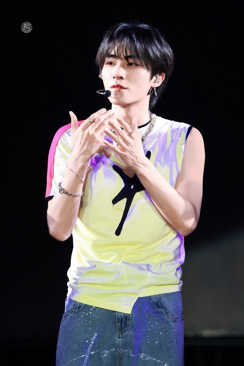 Jsababy's tweet image. 250502
Strawberry Music Festival

#威神V #WayV 
#肖俊  #XIAOJUN  #샤오쥔 #シャオジュン
#StrawberryMusicFestival