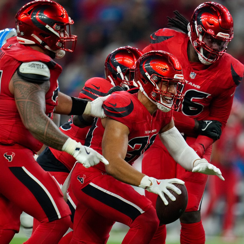 pbattle__'s tweet photo. Best new alternate unis in the league last year? 🥵🔥 #BattleRed @HoustonTexans https://t.co/v6wvR8ZQvA