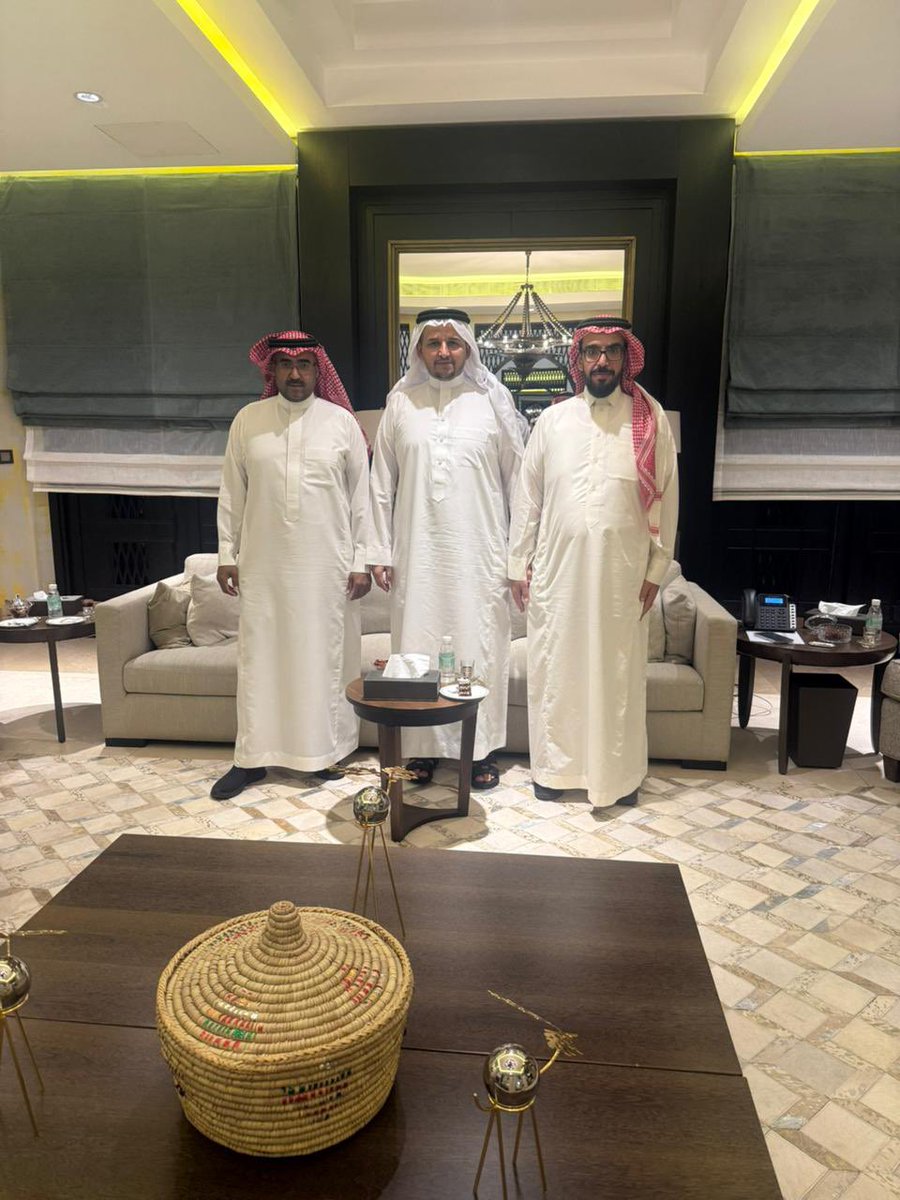 KSAembassyNG's tweet photo. أقام سعادة القائم بالأعمال الأستاذ/ سعد بن فهد المري، مأدبة عشاء في مقر دار السكن على شرف وفد من وزارة الشؤون الإسلامية والدعوة والإرشاد، والذي يضم كلٌ من الأستاذ/ سعود بن محمد الشريف، والأستاذ/ سلطان بن محمد البصري. https://t.co/XObIJQ7YwZ