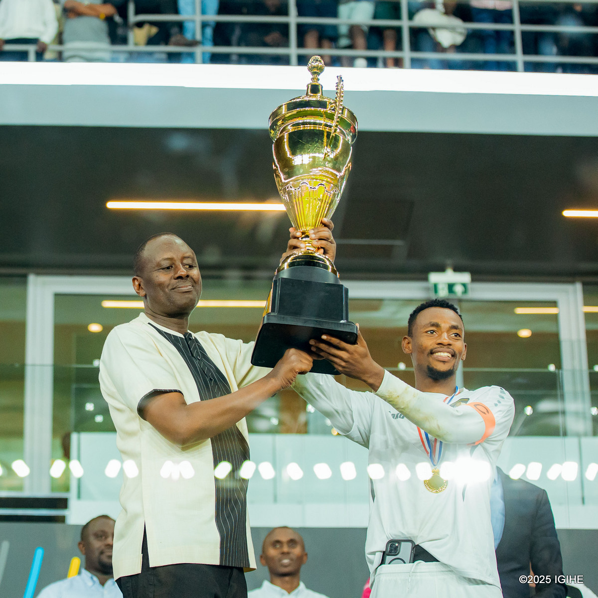 TityKayishema's tweet photo. APR FC yegukanye igikombe cy'amahoro ku nshuro ya 14 kuva mu 1995 batwaye icya mbere.
2025
2017
2014
2012
2011
2010
2008
2007
2006
2002
2009
1999
1996
1995
#MtwareBeverages, #Mtware ni umutware mu binyobwa bidasembuye
#MtwareBeverages #MtwareEnergyDrink #MtwareGinger #MtwarePineapple #MtwareMixedBerry #MtwareAppleMalt