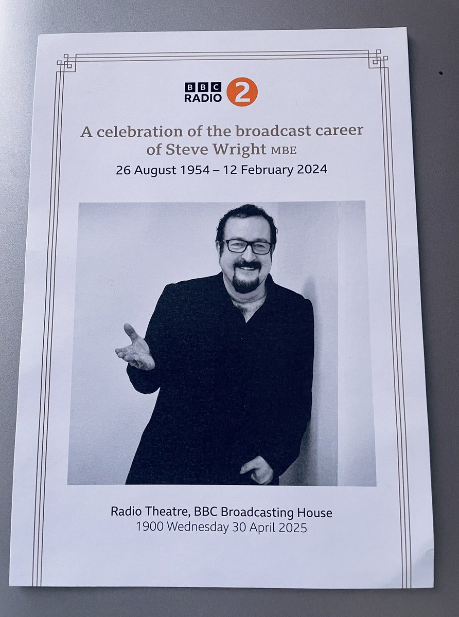 I’ve got so few mementos of STEVE WRIGHT 🖤 20+ years of working with a broadcasting legend and I have probably only 5 photos 🖤 Now, a piece of paper, handed to me in a split second, is a treasured possession for life 🖤