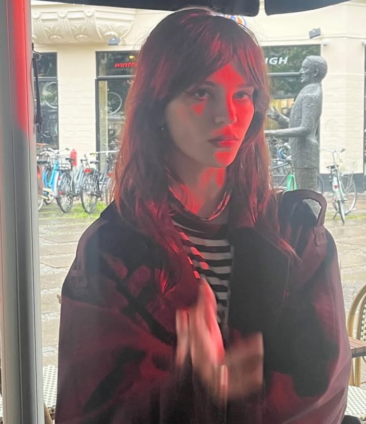 me when im at the best facecard competition but she shows up