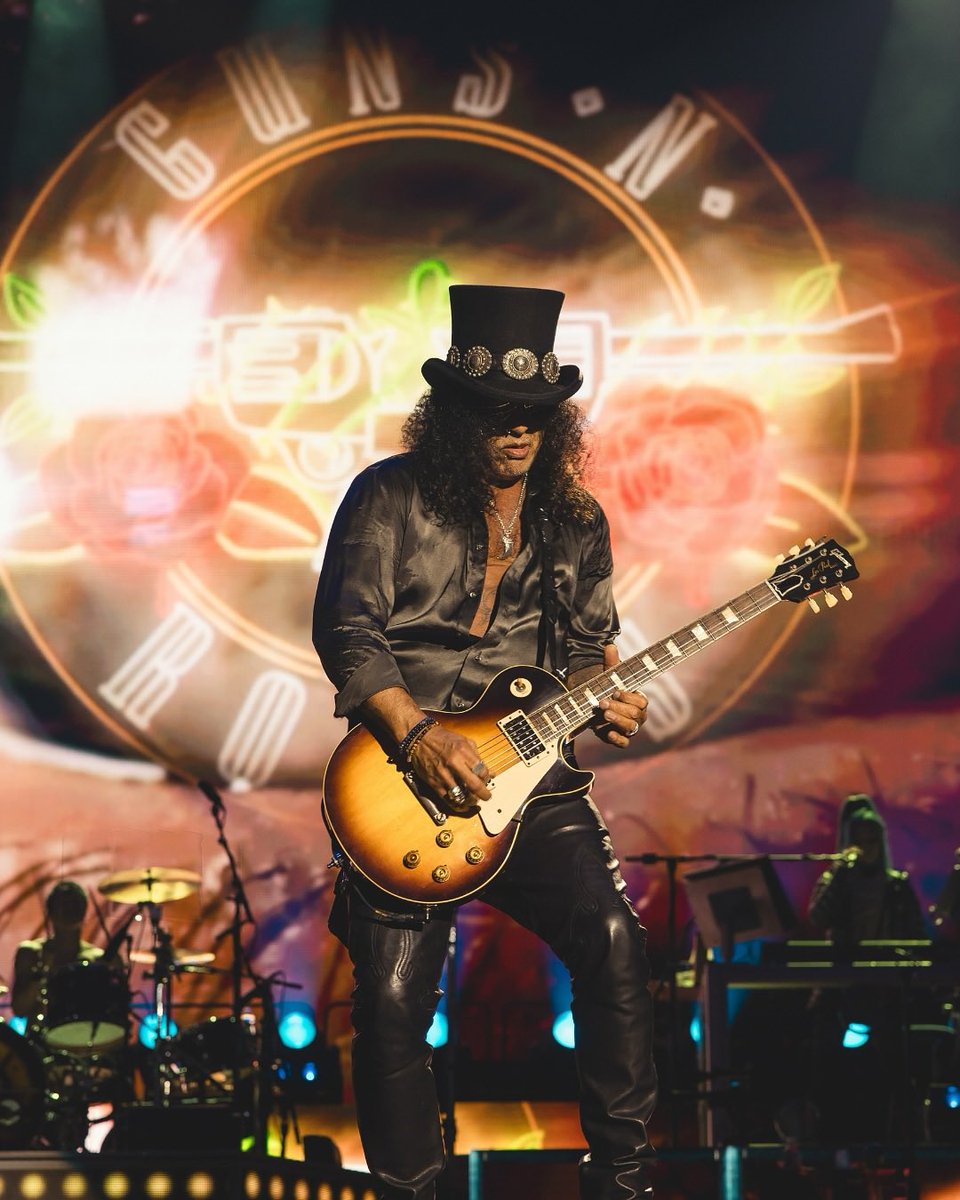 Better 🥀 

📸: <a href="/gunsnroses/">Guns N' Roses</a> 

#slash <a href="/Slash/">Slash</a>