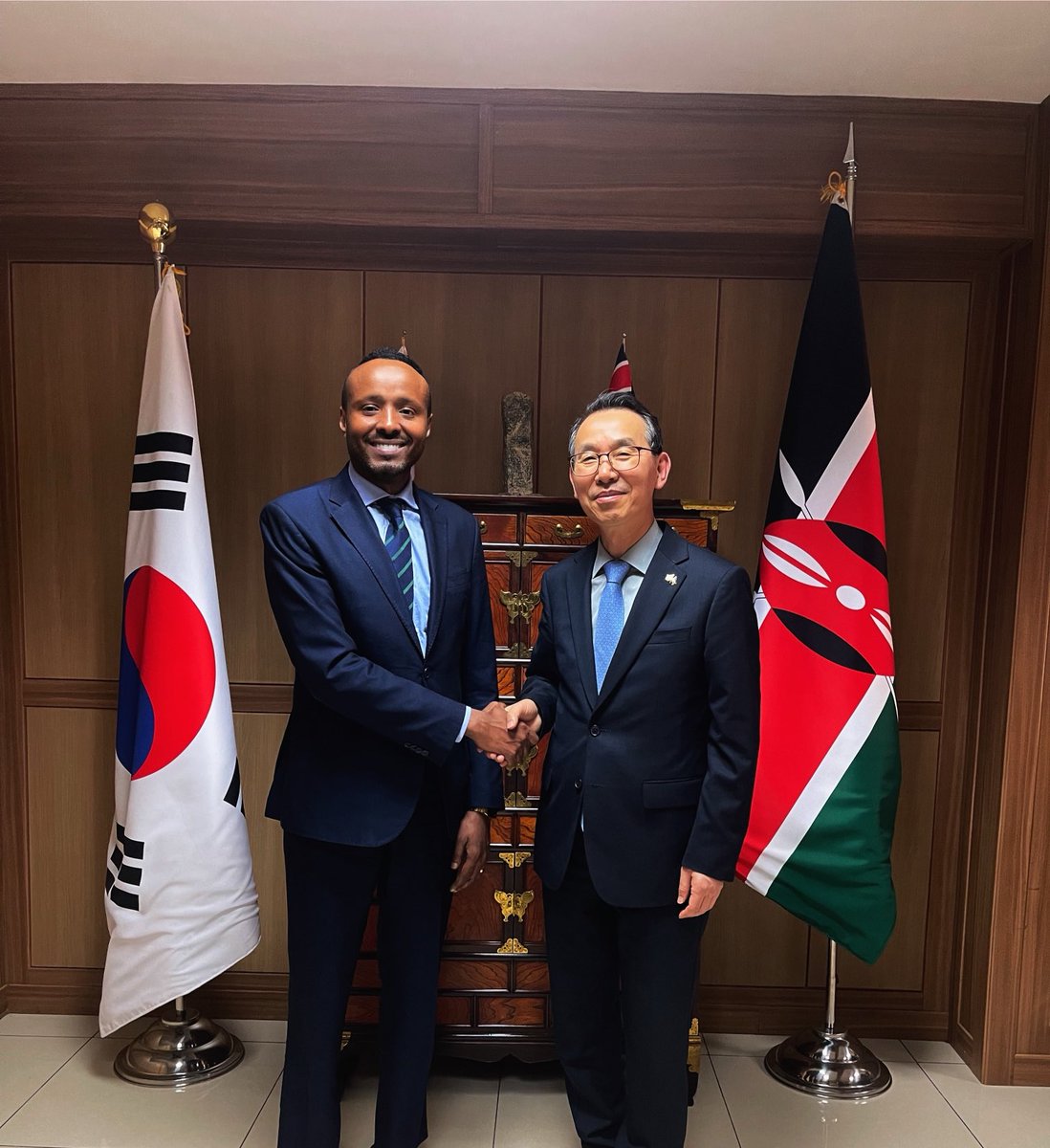 During my visit to Nairobi, Kenya, I extend my sincere thanks to ⁦⁦<a href="/SwissEnvoyHoA/">Amb Sylvain Astier</a>⁩ Amb Sylvain Astier, Amb. Ana Filomena Rocha (Portugal to Kenya/Somalia),⁦<a href="/SwedAmbSomalia/">Ambassador Joachim Waern</a>⁩ Amb. Joachim Waern, and Amb. KANG Hyung-shik (Republic of Korea to Kenya). Looking forward!