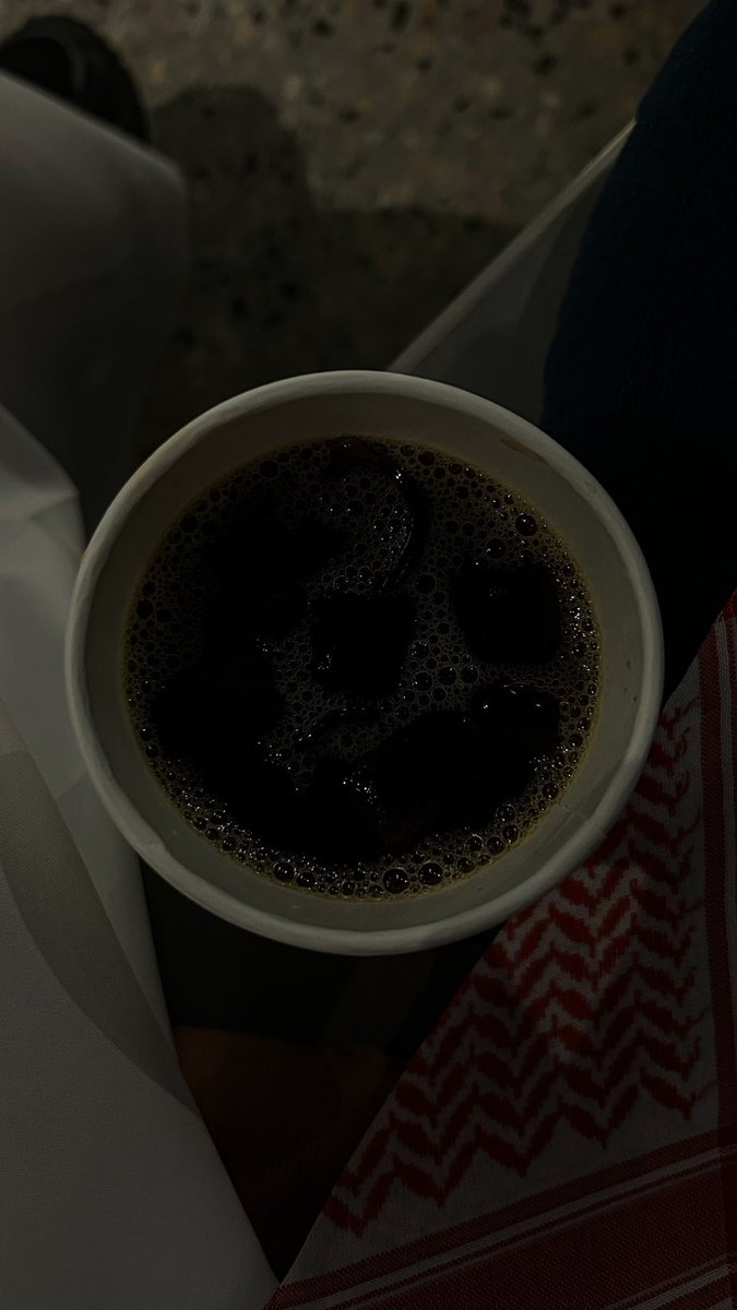 كوب قهوه بعنوان :
"حتى الهنوف اللي زعلها شين ورضاها كليف
صدّيت عنها واذكر إن الدمع جارح خدّها"