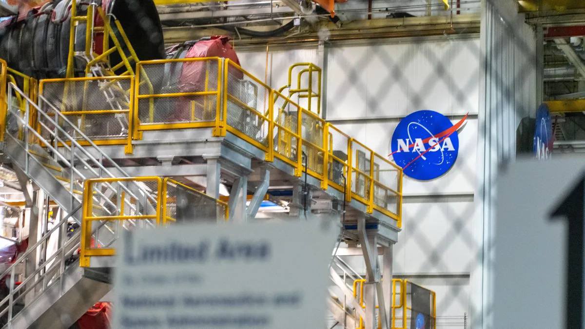 MarsUnity42's tweet image. NASA faces a $2.6B budget cut in 2026 — the largest in its history.
Lunar and Mars missions now at risk.
At MarsUnity, we follow a simple rule: don’t ask for permission to go to Mars — just go.
#MarsUnity #Space #Astronomy #SolarSystem #NASA #SpaceTravel #Planets…