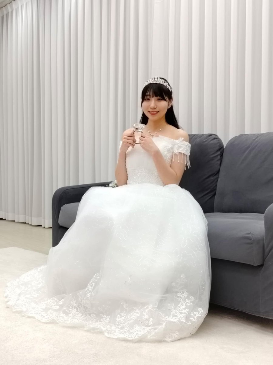（1億円ボディ）(￣▽￣)
萬萬沒想到也是小新愛好者🤗🤗🤗

@momota_mitsuki2 
#百田光稀

@chee828 
#一劍浣春秋

第三套 服装 ウェディング·バージョン Part-3

ウェディングドレスが本当にきれいだ
最も美しい花嫁
私はすでに恋に落ちた 😳 https://t.co/HRq0YOzDjF