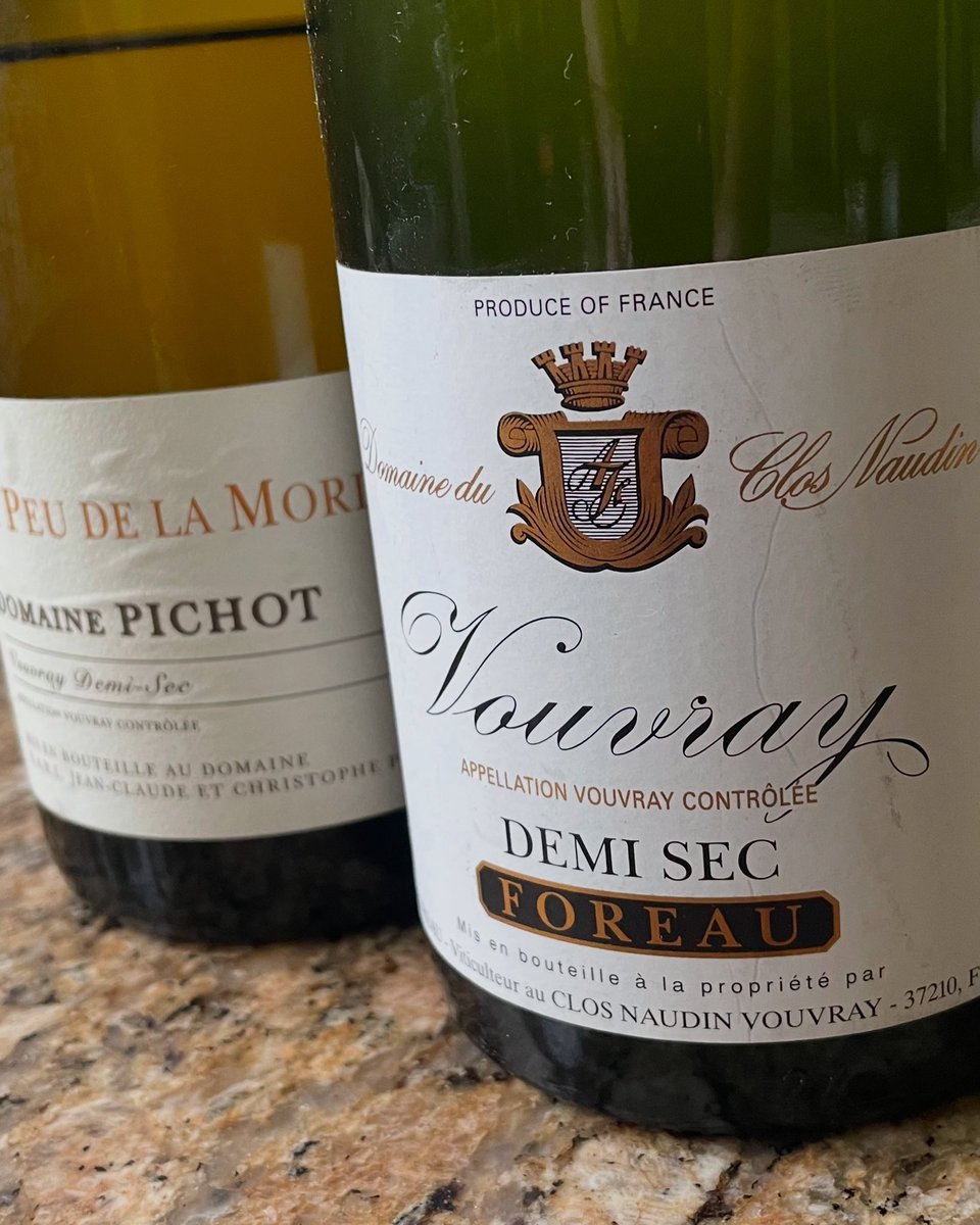 chriswinedoctor's tweet photo. Sunday evening Vouvray demi-sec options. Foreau 2005 or Pichot Le Peu de la Moriette 2015. Foreau, Pichot, or both? #vouvray #cheninblanc #demisec #philippeforeau #domainepichot #wine https://t.co/8fktOiLZ3D