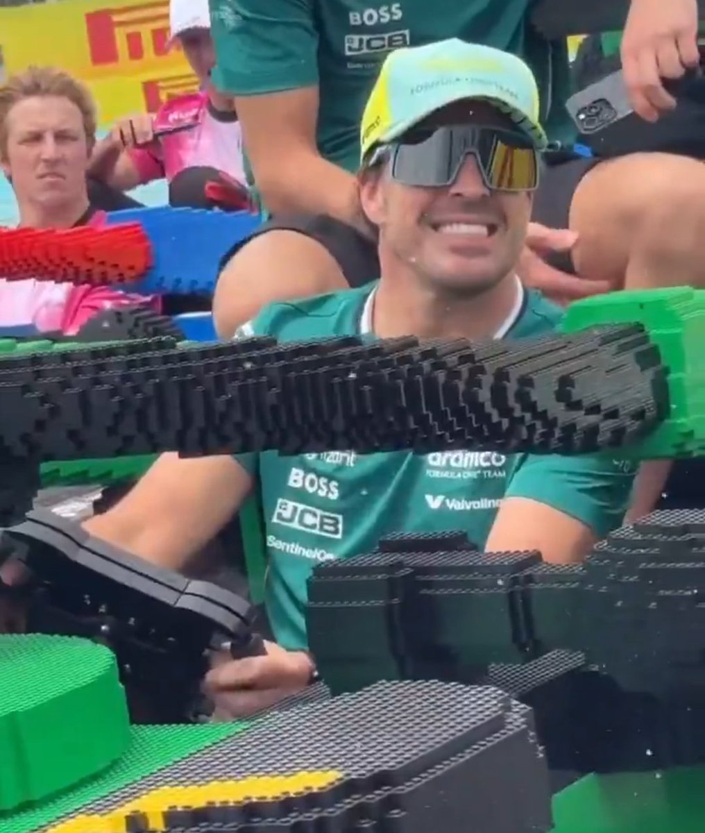 LosCarisLove's tweet photo. @f1trollofficial 🤣🤣🤣🤣🤣 #F1 #MiamiGP #Alonso #TheGOAT living his best life..!! #LEGO @AstonMartinF1 @alo_oficial 😍👏👏👏 #Slowson Learn from the BEST!!! #Respect 🙌🏼 🏎️🇪🇸❤️ https://t.co/bfmGZFCbZu