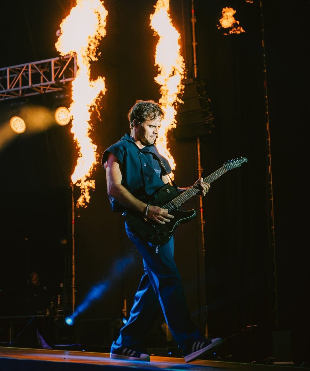 ErrewayUpdates's tweet image. enamorada es poco🫦