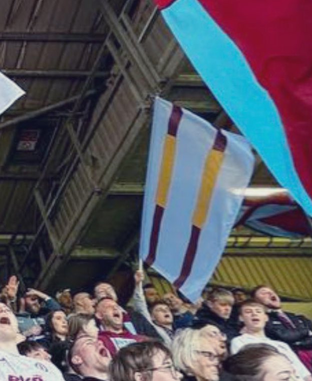 Peter McParland deserves a tribute of the very highest order at VP v Spurs. A True Legend of our Club. RIP Peter #avfc