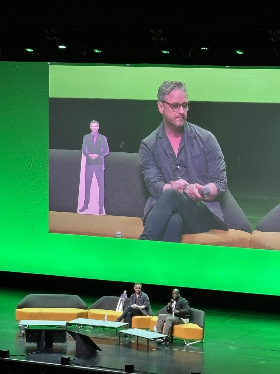vixmcintyre's tweet image. Still buzzing from comic con in Liverpool. James McAvoy was breathtakingly beautiful, also a total sweetie, the US Office panel was hilarious and we finished the day with a starship troopers showing, with commentary by Casper Van Dien. What an amazing day.
